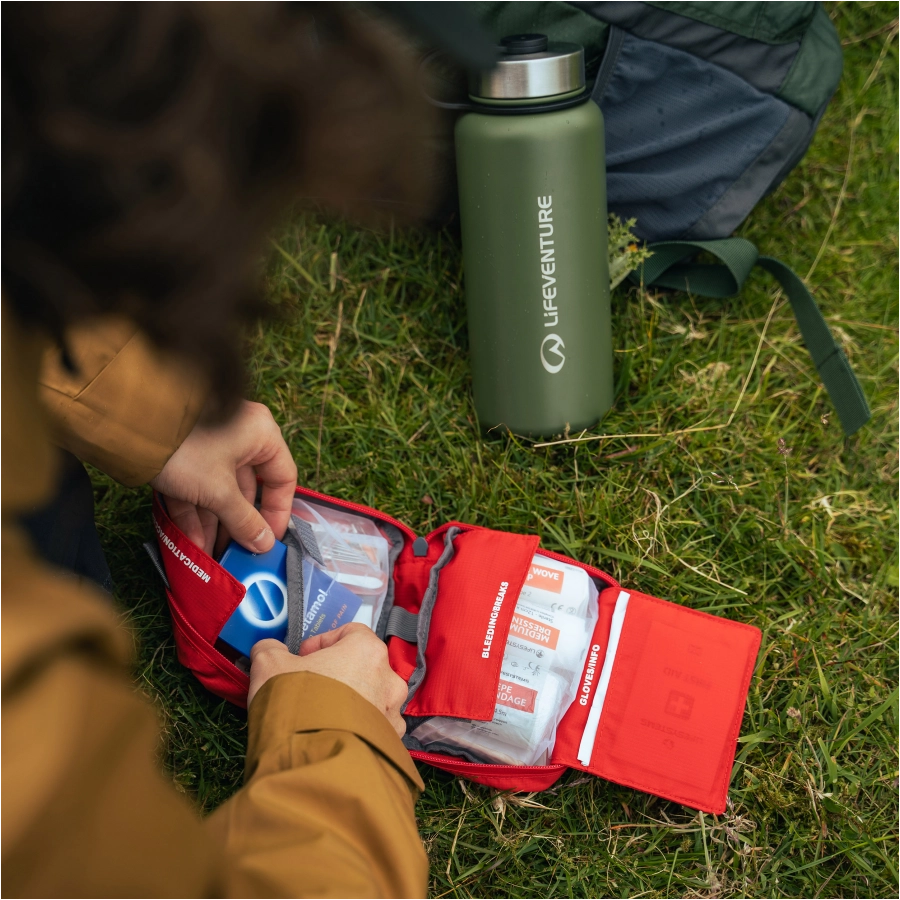 Lifesystems Adventurer First Aid Kit (apteczka podróżna)