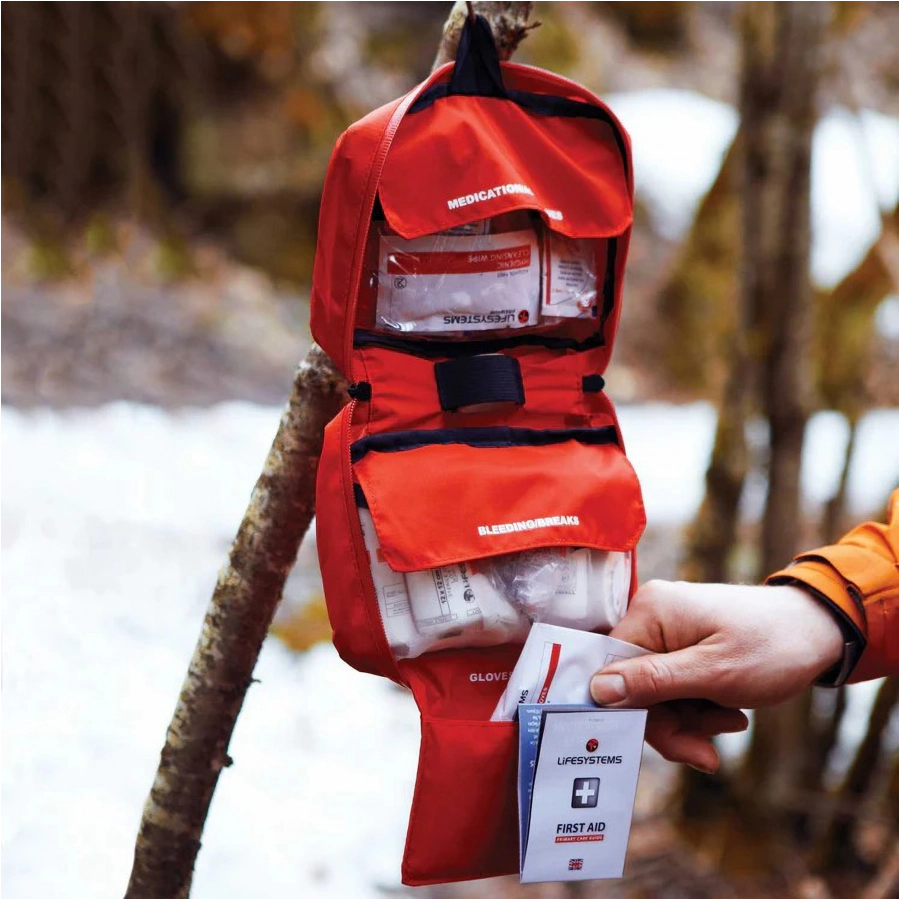 Lifesystems CAMPING First Aid Kit — apteczka turystyczna