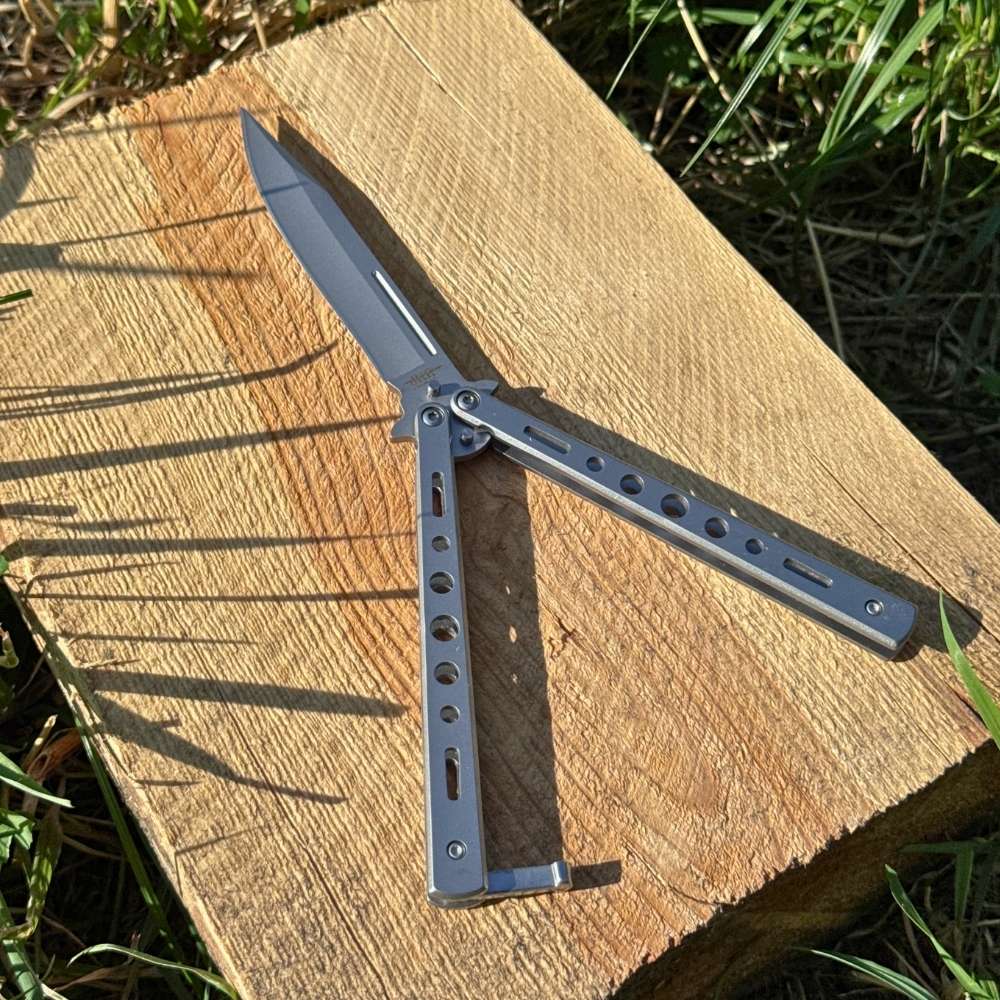 Nóż motylkowy Joker Balisong 420 Clip Point